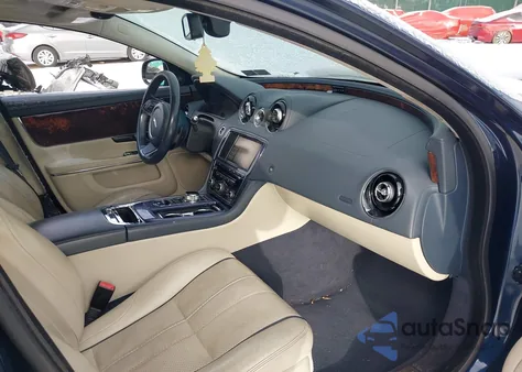 2013 Jaguar Xj z USA, uszkodzony, nr VIN SAJWJ1CD5D8V50816